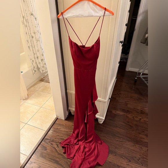 Elegant Burgundy Ruffled Prom Dress - Picture 3 of 3